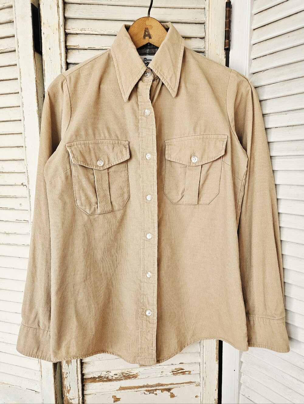 Vintage 70s Woolrich Dagger Collar Tan Corduroy Button Up Shirt Small/Medium